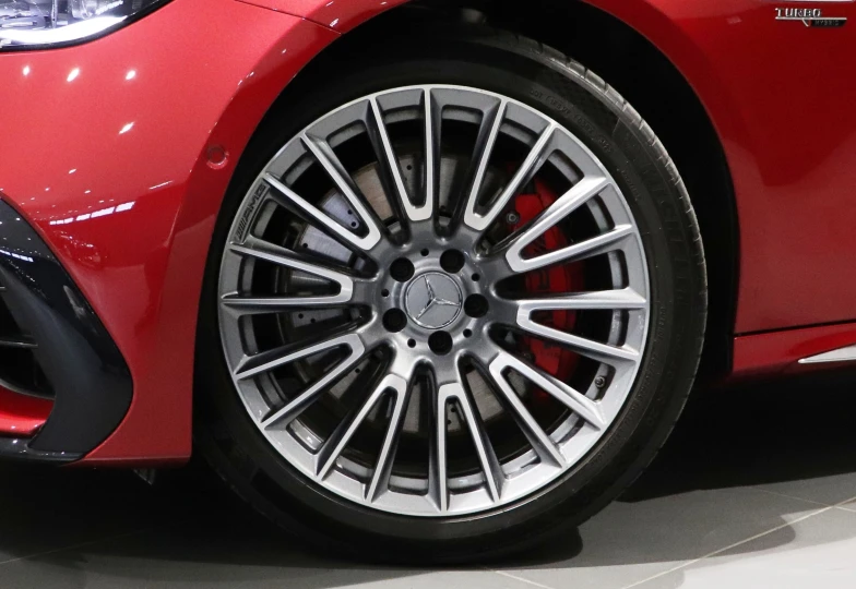 Mercedes E-class Red