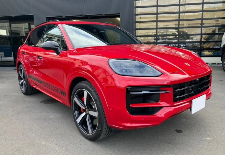 Porsche Cayenne Red