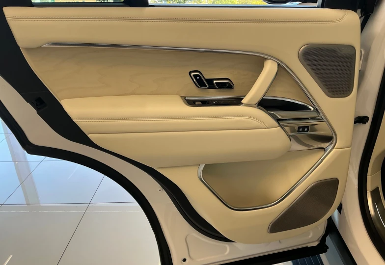 Land Rover Range Rover Белый