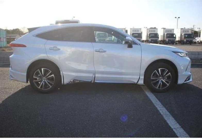 Toyota Harrier White