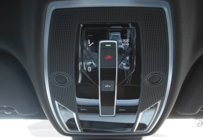 Audi A8 Черный