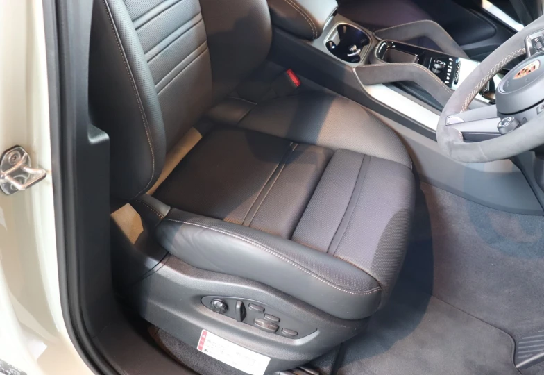 Porsche Cayenne Beige