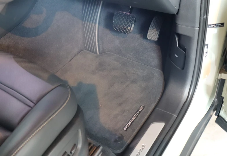 Porsche Cayenne Beige