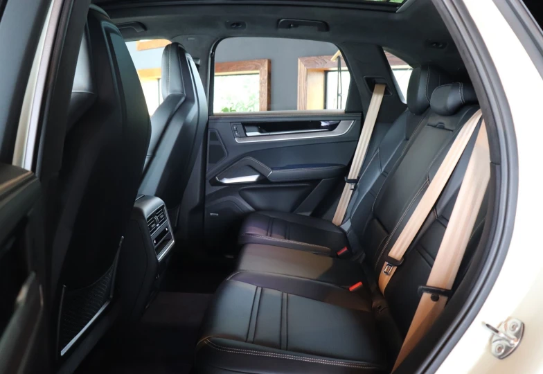 Porsche Cayenne Beige