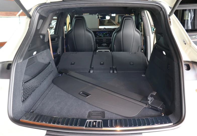 Porsche Cayenne Beige