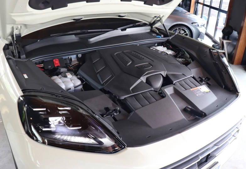 Porsche Cayenne Beige