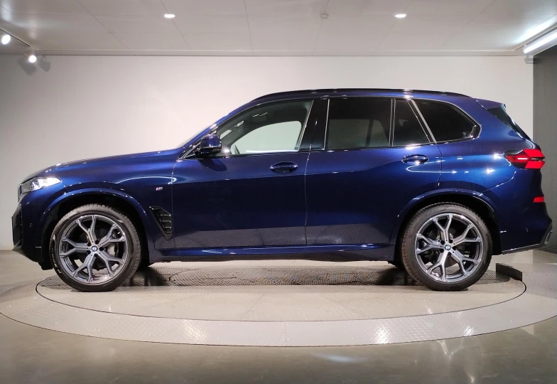 BMW X5 Синий