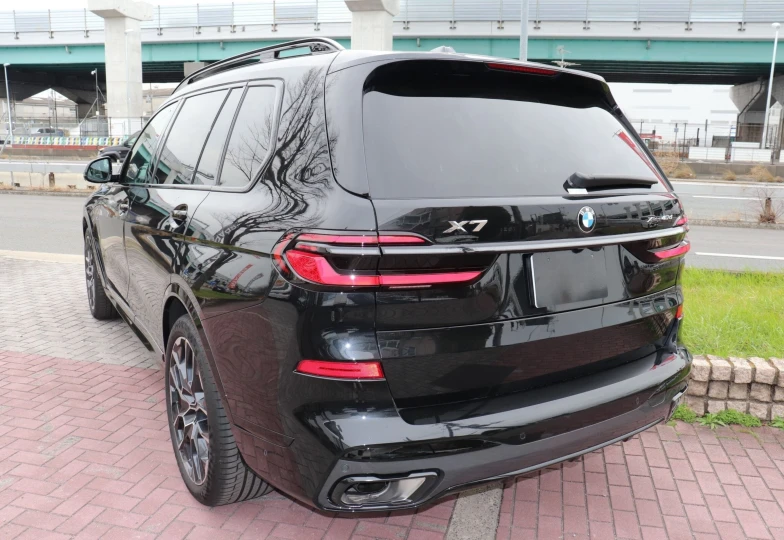 BMW X7 Black