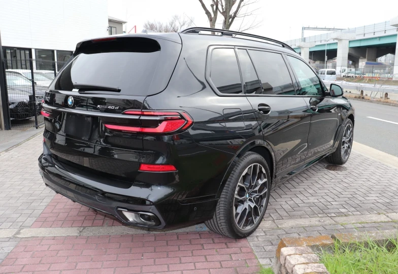 BMW X7 Black