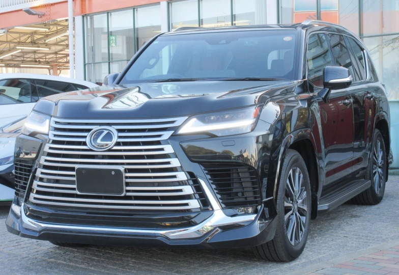 Lexus LX Черный