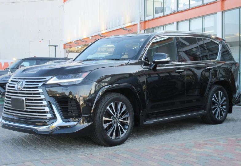 Lexus LX Черный