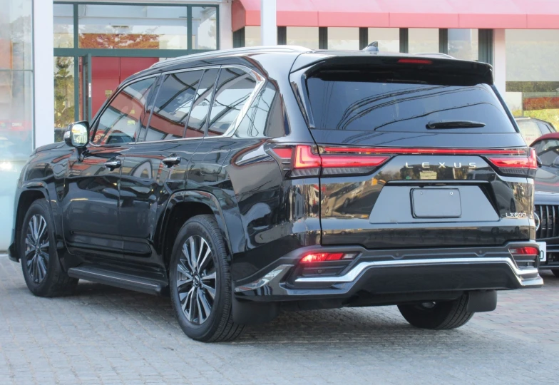 Lexus LX Черный
