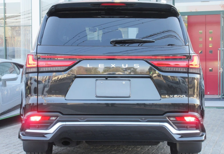 Lexus LX Черный