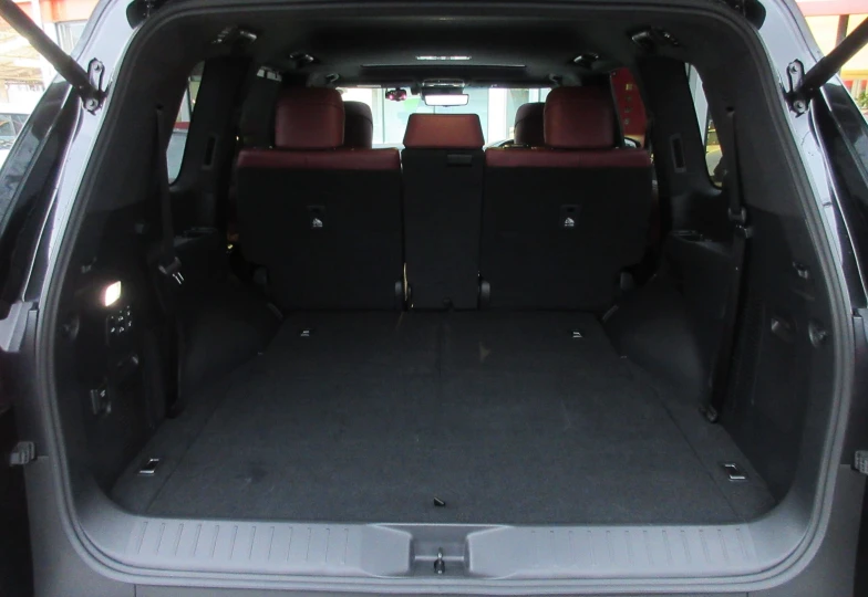 Lexus LX Черный