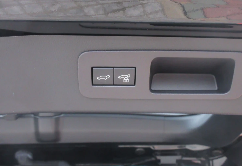 Lexus LX Черный