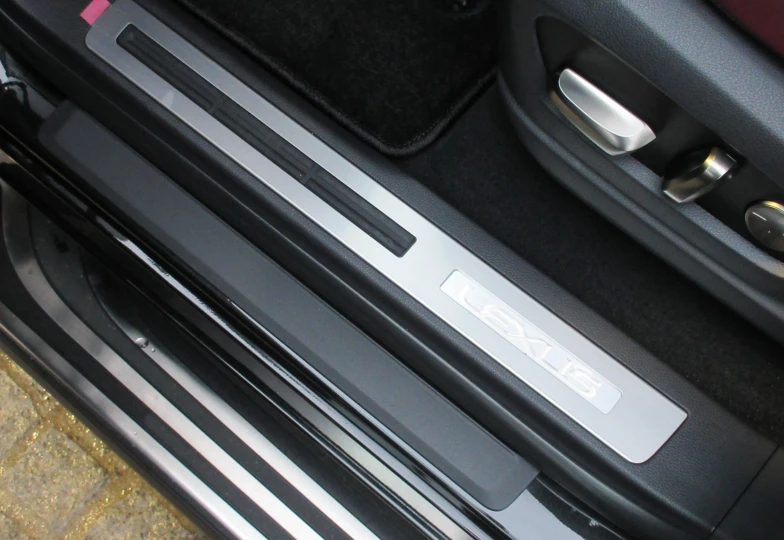 Lexus LX Черный