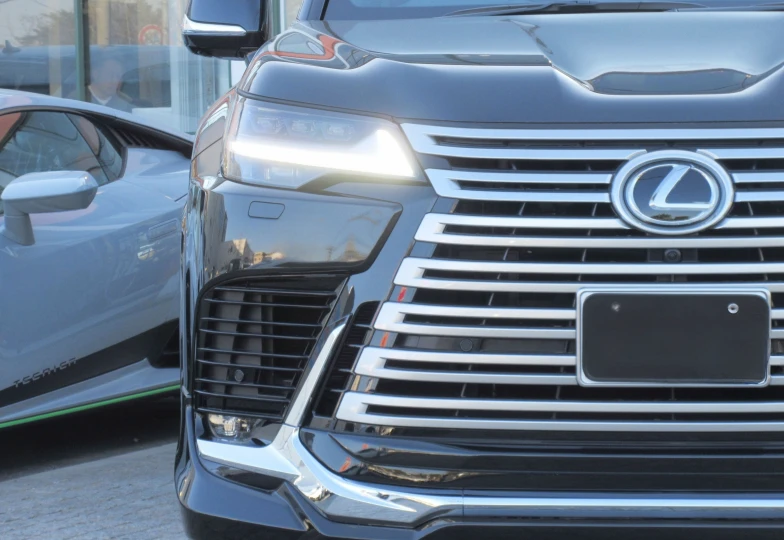 Lexus LX Черный