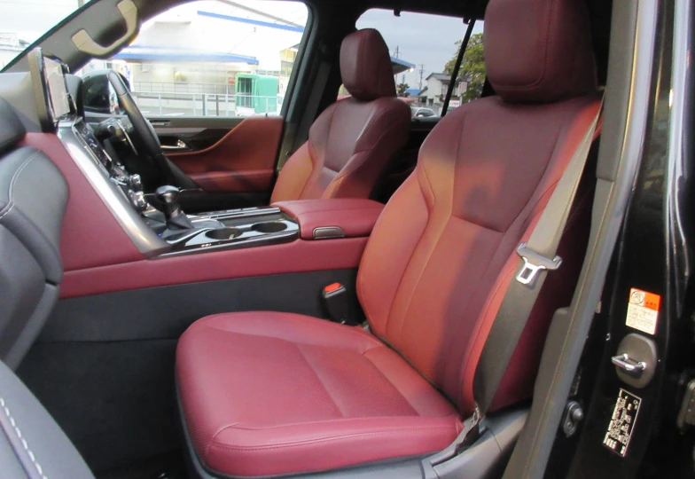 Lexus LX Черный