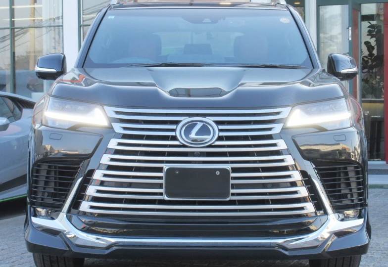 Lexus LX Черный