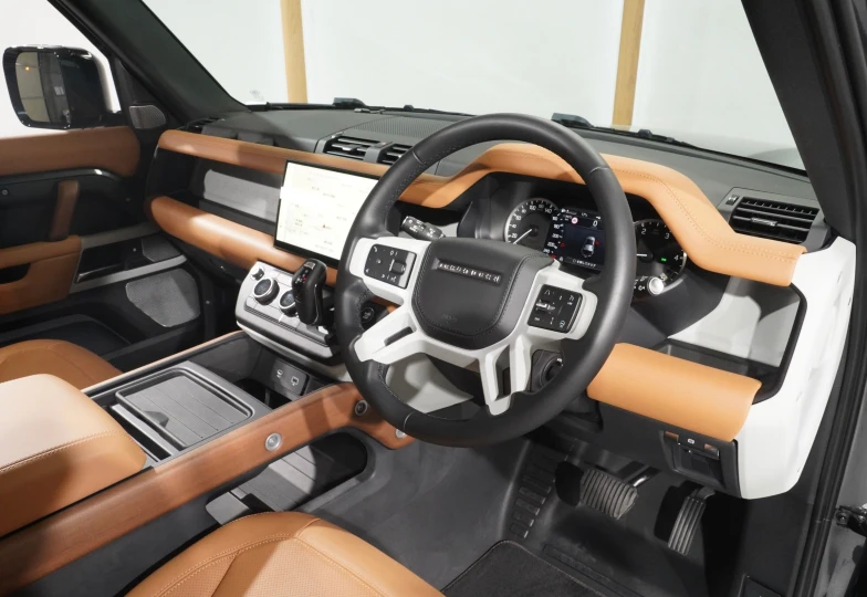 Land Rover Defender Black