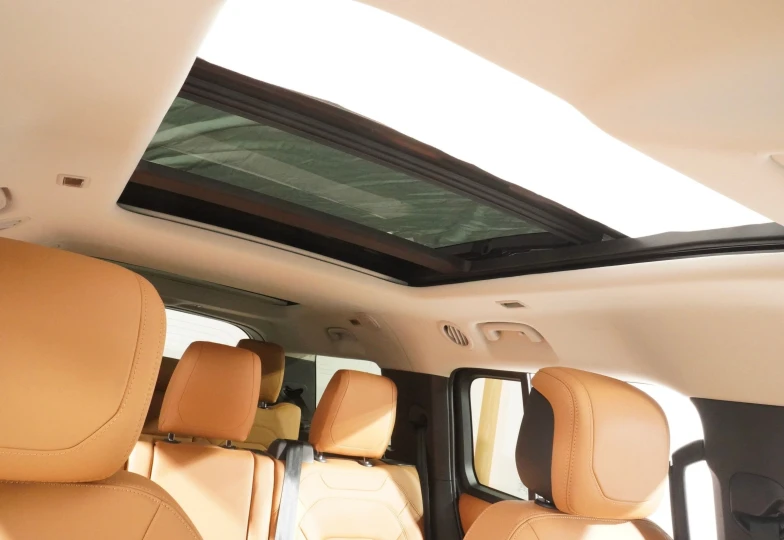 Land Rover Defender Black