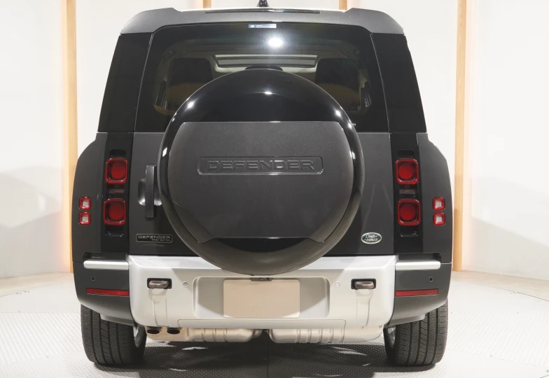 Land Rover Defender Black