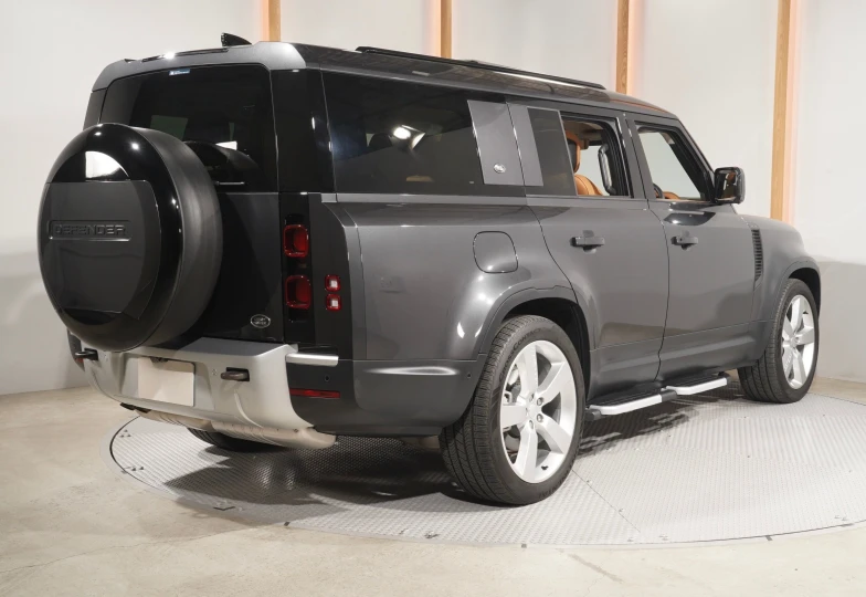 Land Rover Defender Black