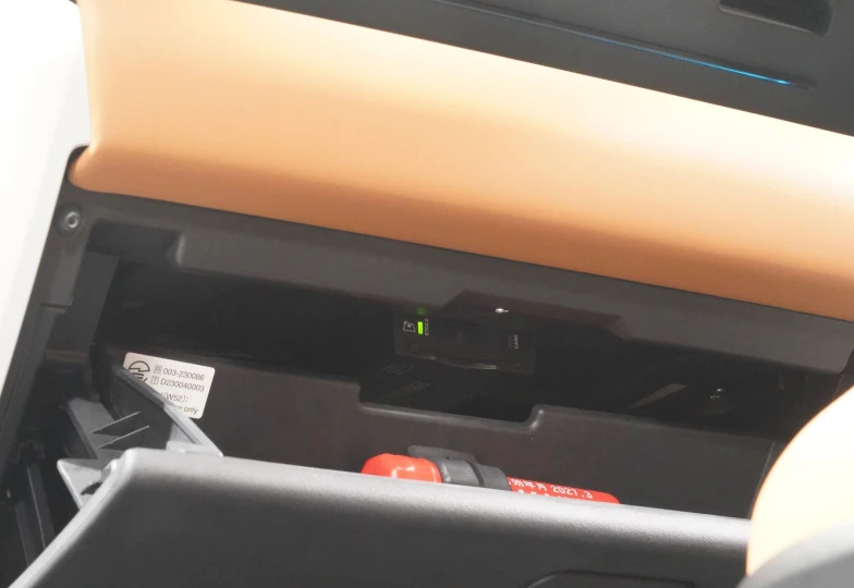 Land Rover Defender Black