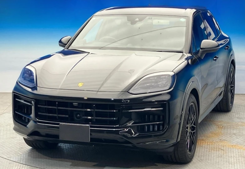 Porsche Cayenne Black