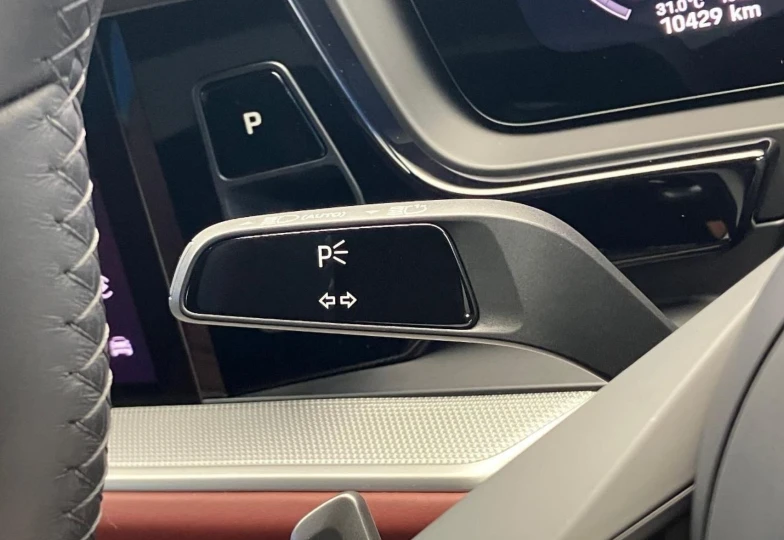 Porsche Cayenne Black