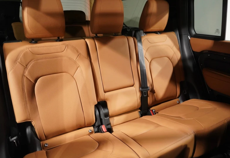 Land Rover Defender Black