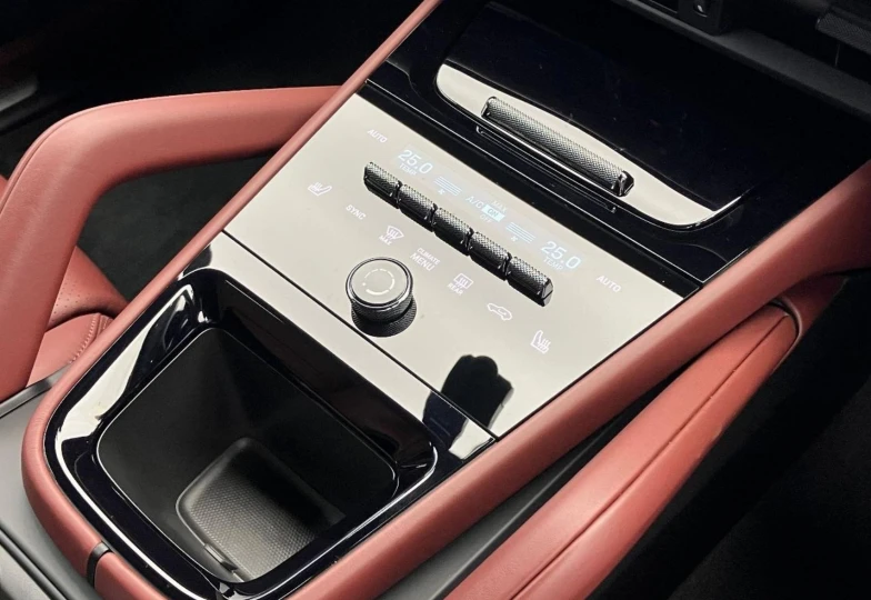 Porsche Cayenne Black