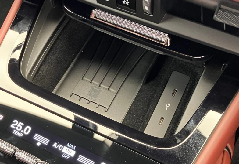 Porsche Cayenne Black