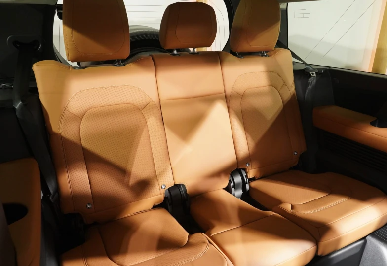 Land Rover Defender Black