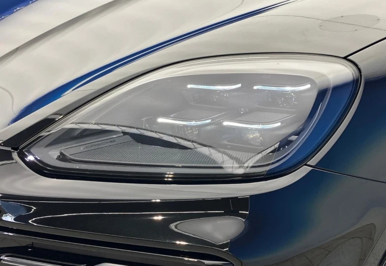 Porsche Cayenne Black