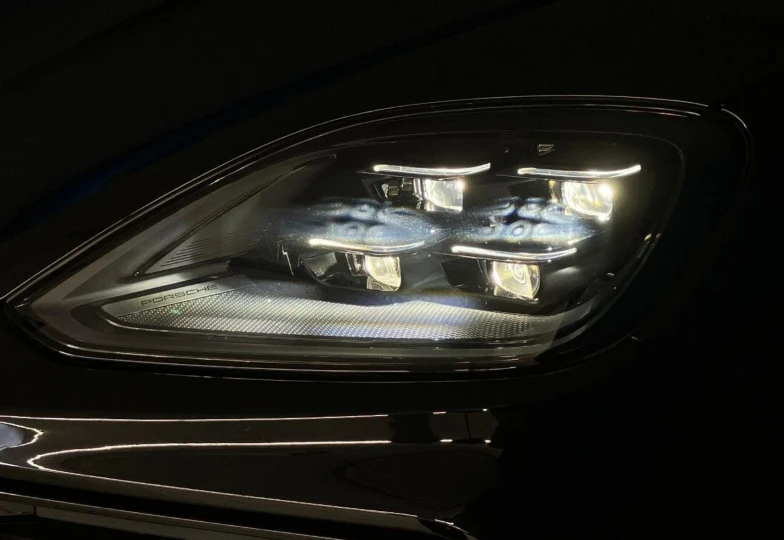 Porsche Cayenne Black