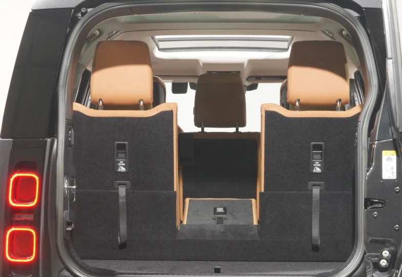 Land Rover Defender Black