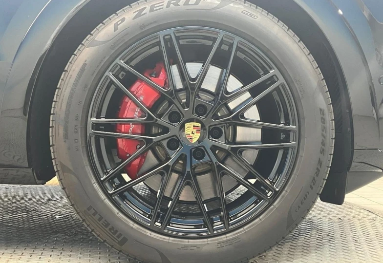 Porsche Cayenne Black