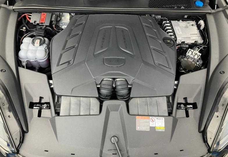 Porsche Cayenne Black