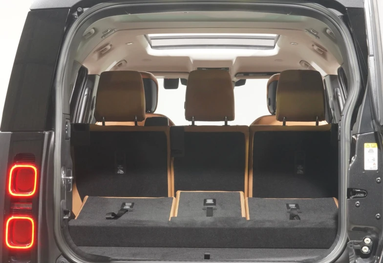 Land Rover Defender Black