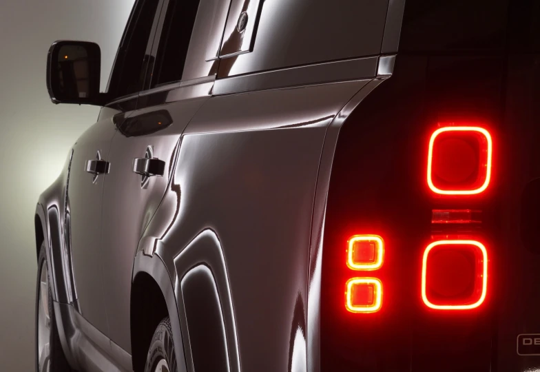 Land Rover Defender Black