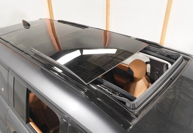 Land Rover Defender Black