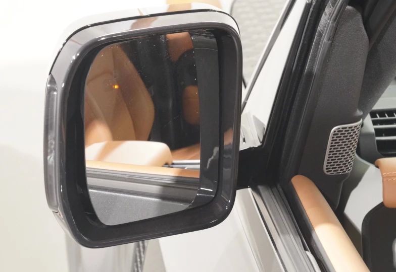 Land Rover Defender Black