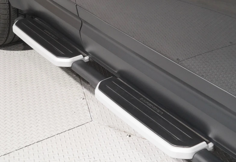 Land Rover Defender Black