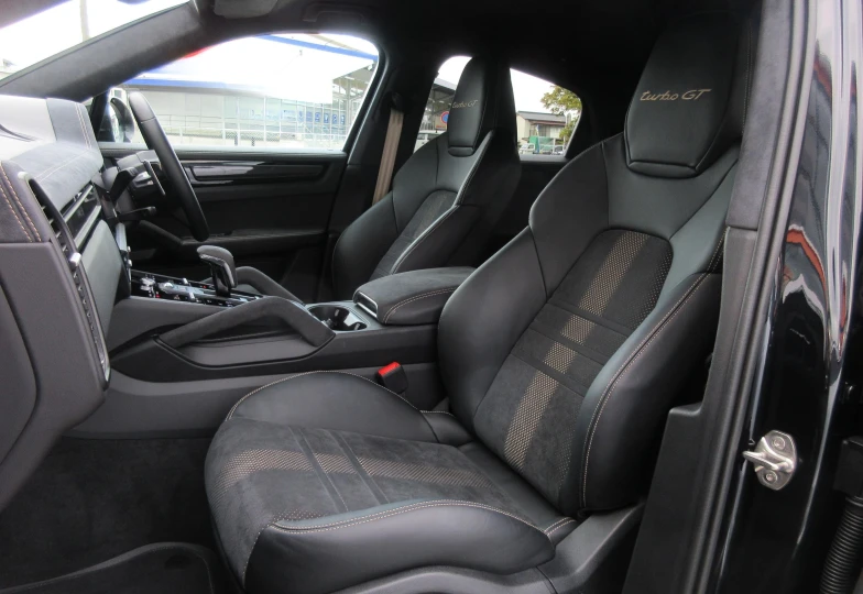 Porsche Cayenne Черный