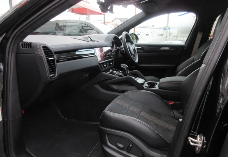 Porsche Cayenne Черный