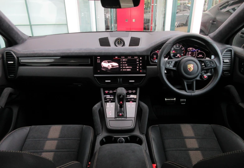 Porsche Cayenne Черный