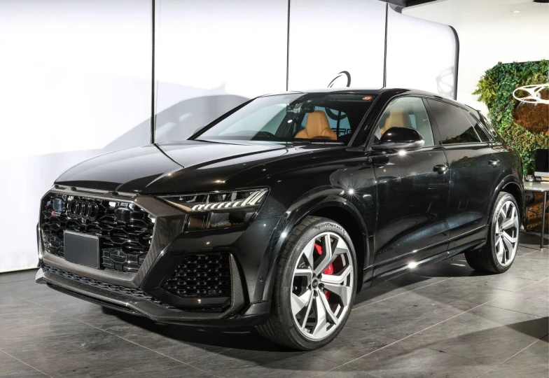 Audi RS Q8 Black