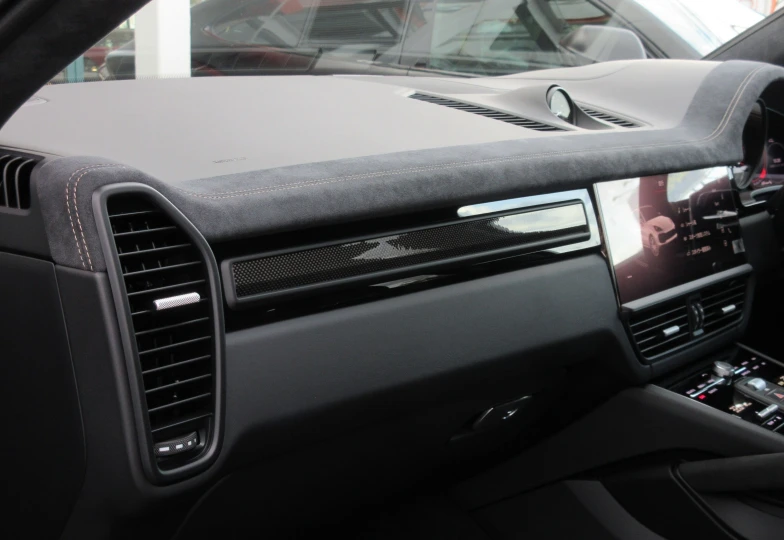 Porsche Cayenne Черный