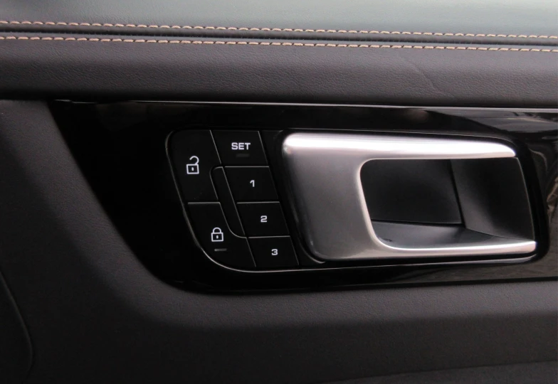 Porsche Cayenne Черный